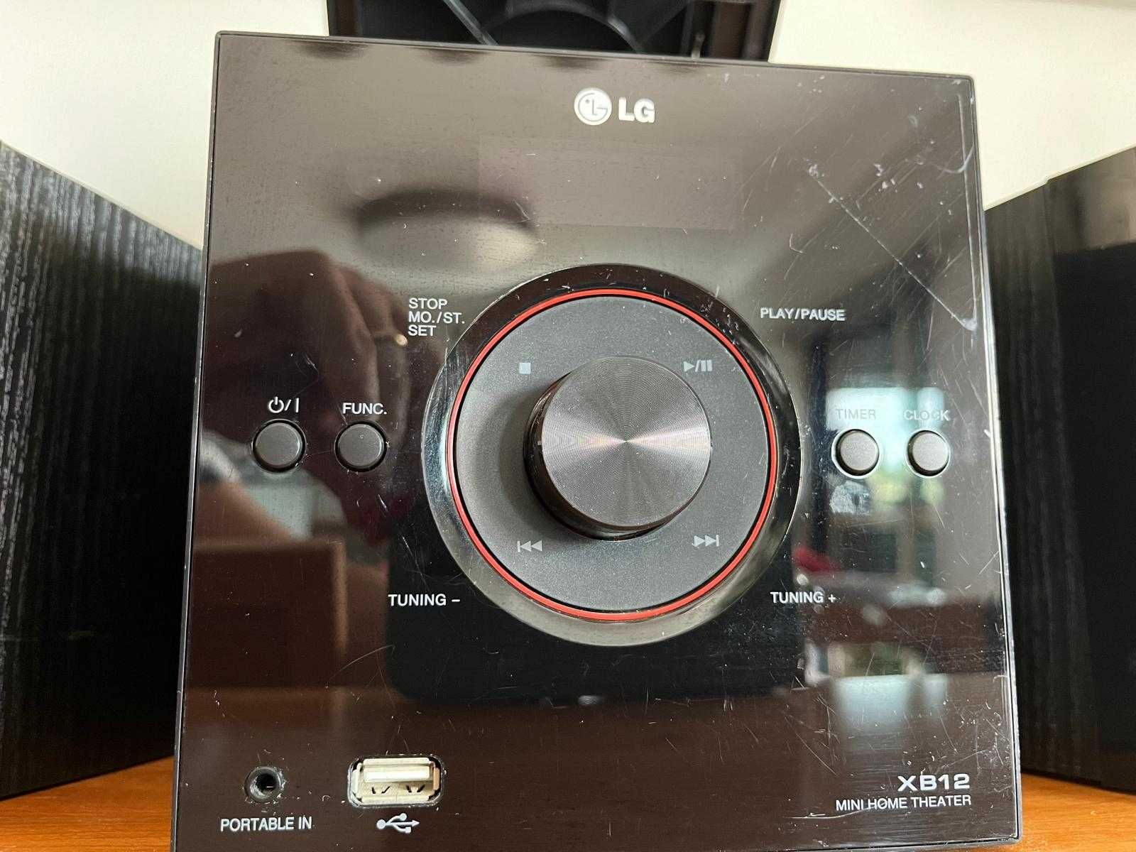 Aparelhagem Hi-Fi LG XB 12 com Radio, CD e USB com comando