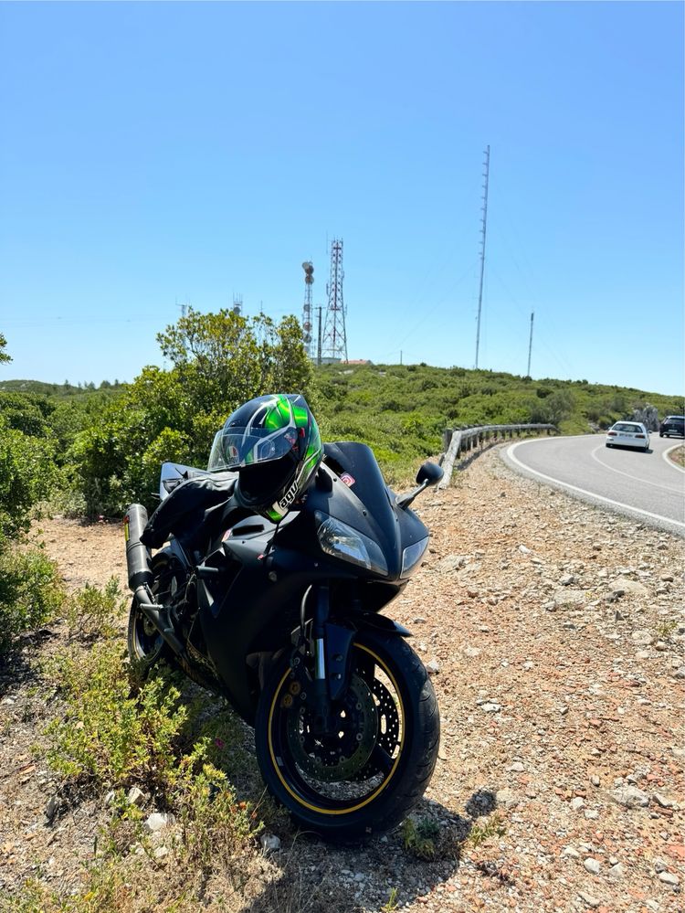 Yamaha R1 ano 2002