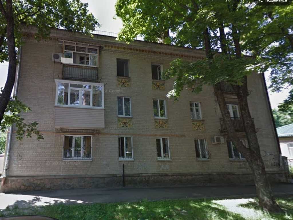 Продається 2-кімнатна квартира. Центр. Код №16560