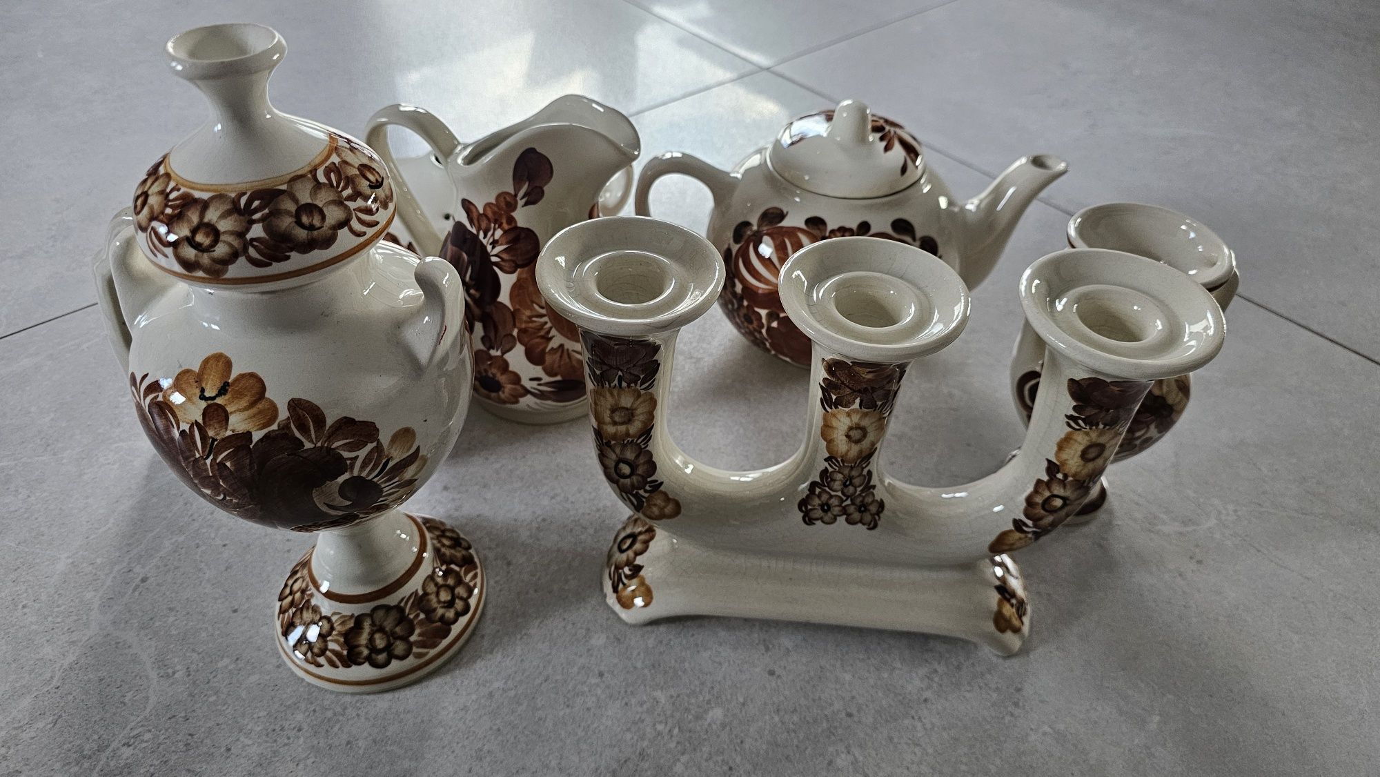 Zestaw ceramiczny PRL – 7 elementów, ręcznie malowany – styl rustykaln