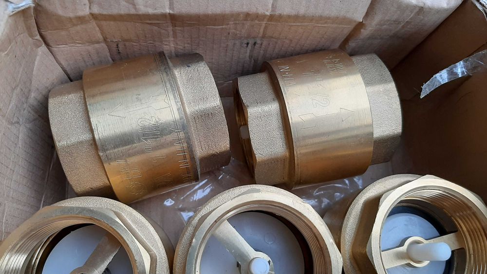 Обратний клапан 1"1/2 FIV ду 40 латунь Італія нові