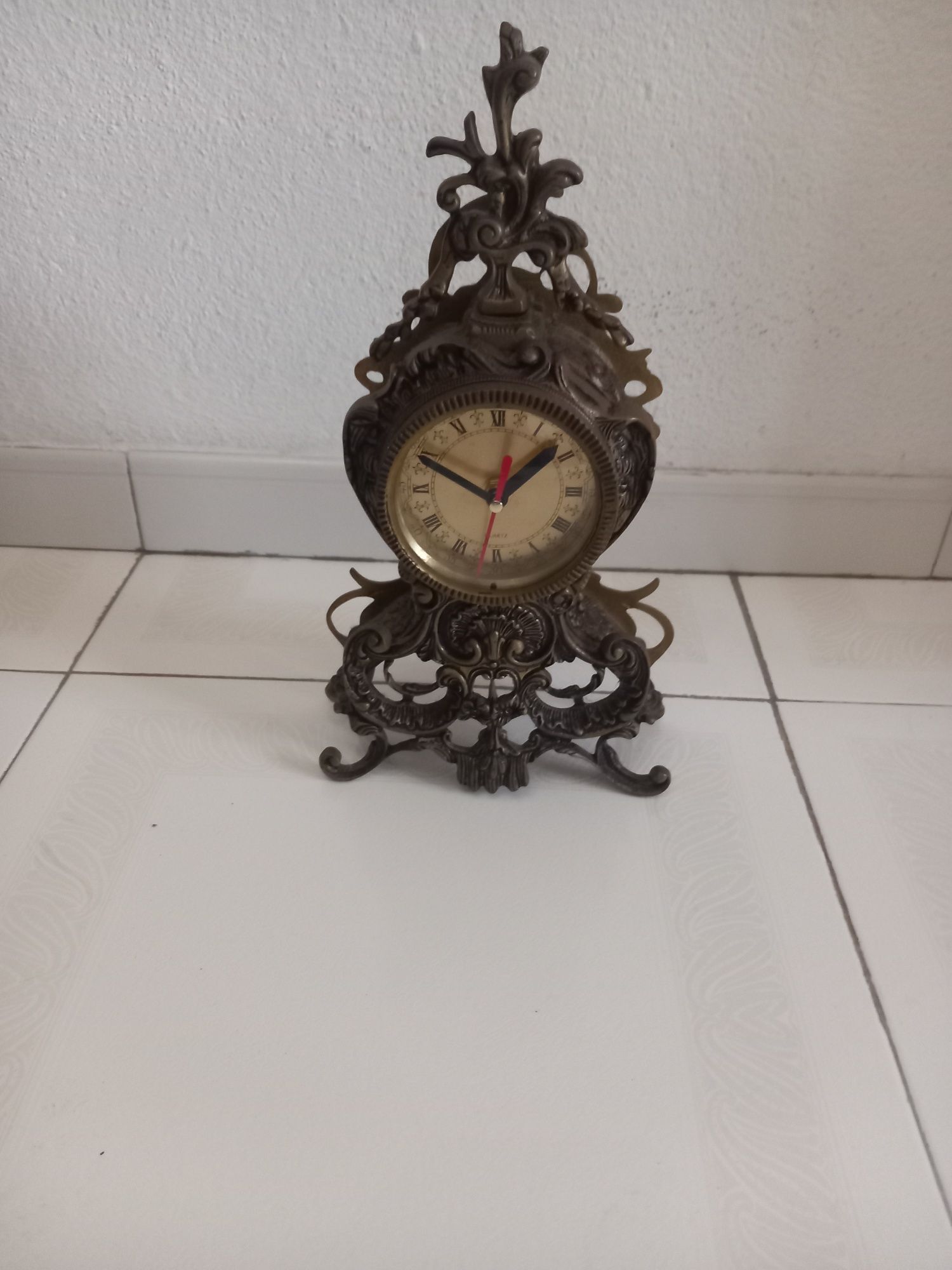 Relógio de mesa antigo