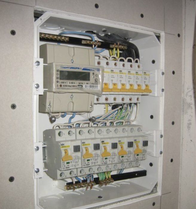 Монтаж/Заміна розеток, щитків, проводки | Електрик Житомир