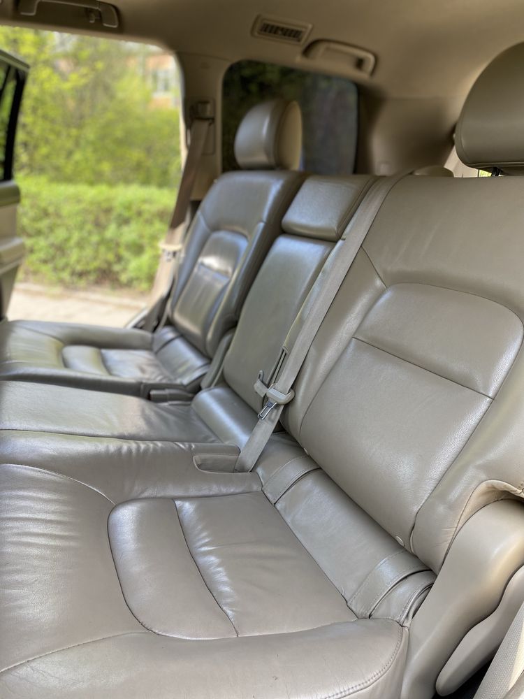 Toyota Land Cruiser  2011