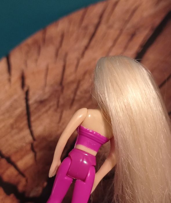 Mattel Polly Pocket mini laleczka w różowym stroju 2008 r.
