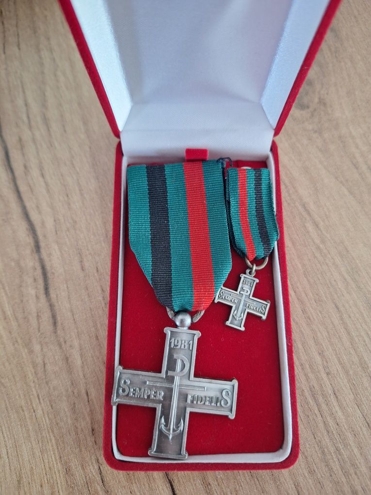 Order odznaka patryjotyczna krzyż 1981 semper fidelis