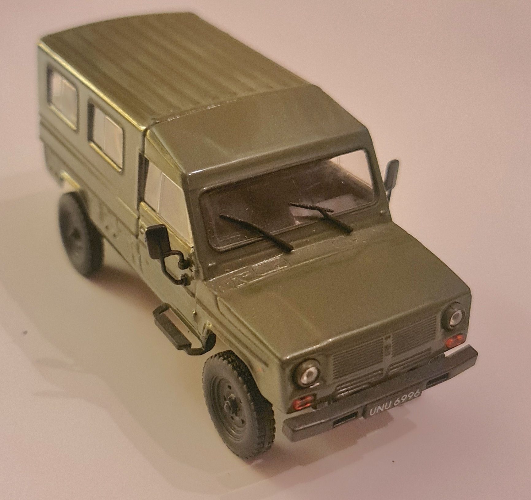Tarpan Honker 4012 Model z gazetką Kultowe Auta PRL1:43 Wyd.Deagostini