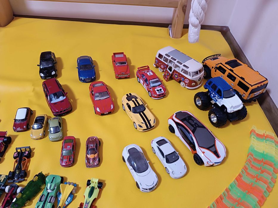 Машинки детские hot wheels разные, Киндер, kinder