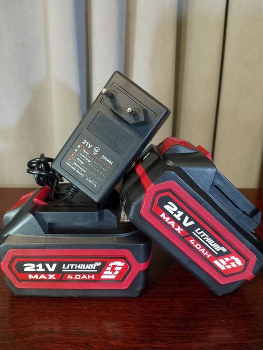 Комплект з двох батарей.