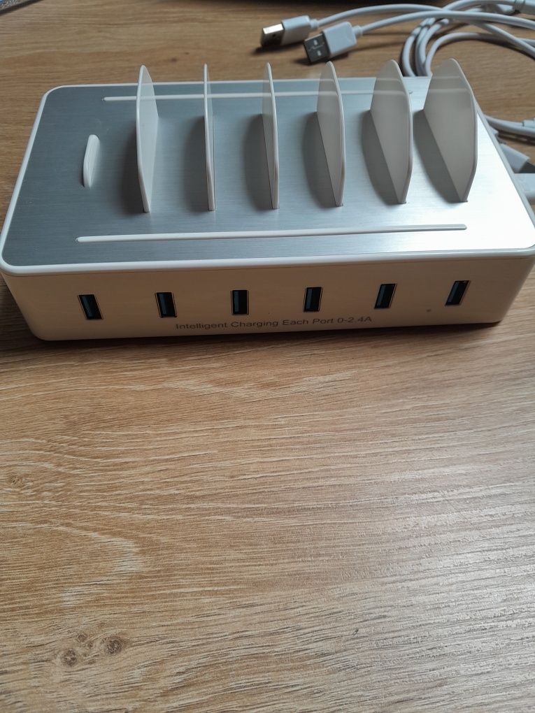 Stacja ładowania do telefonów itp. 6 x usb