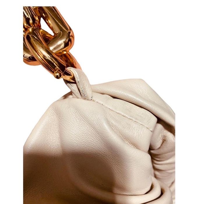 Bottega veneta chain pouch beige