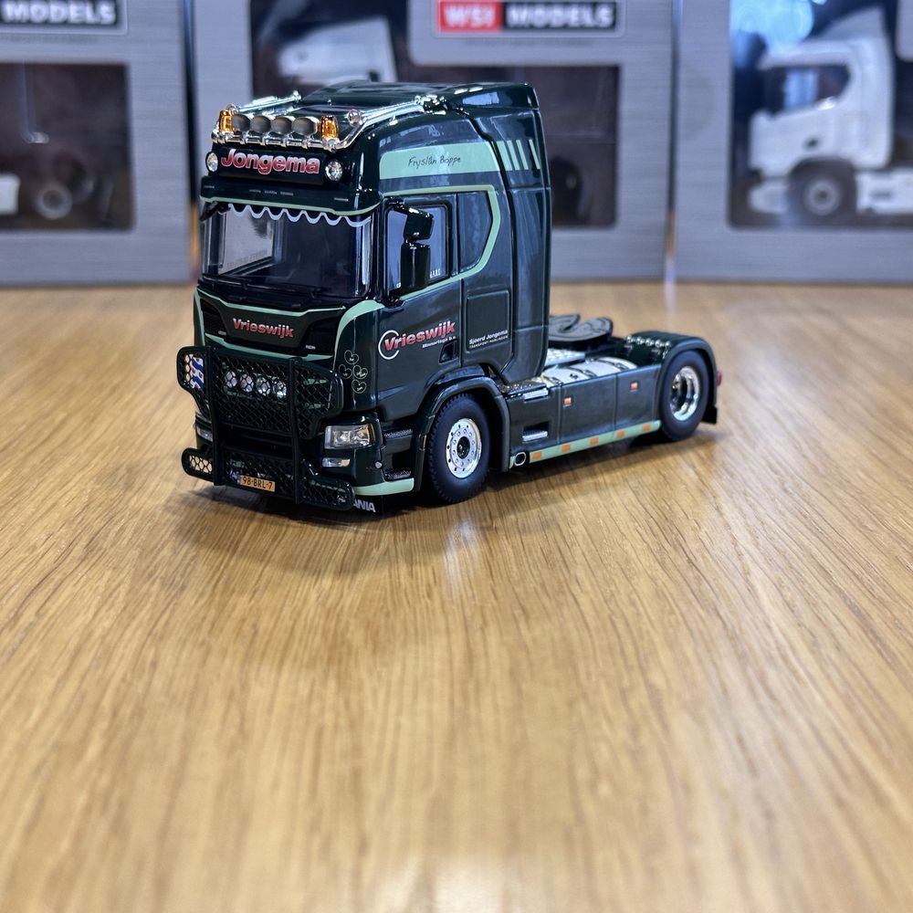Model 1:50 WSI Scania R Highline 4x2