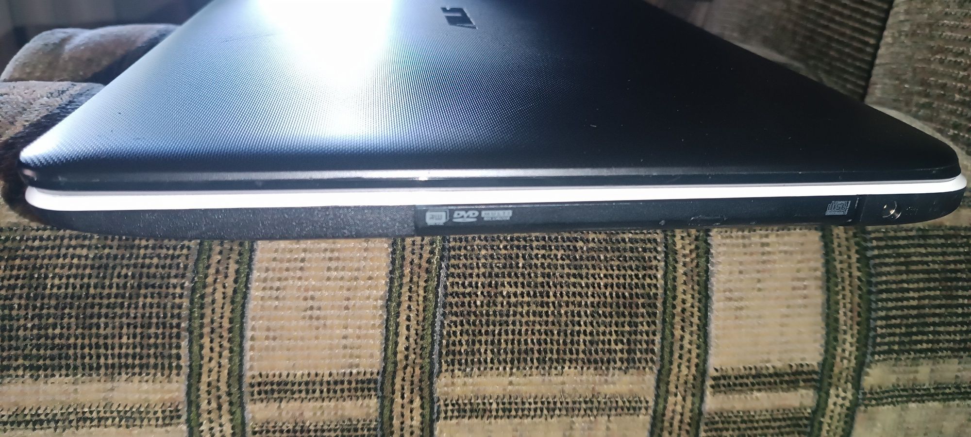 Ноутбук Asus F751M с большим 17,3" экраном!!!