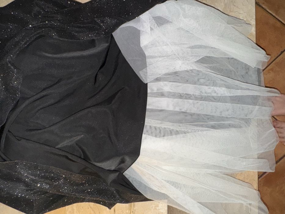 sukienka długa błyszczaca idelana na studniowke