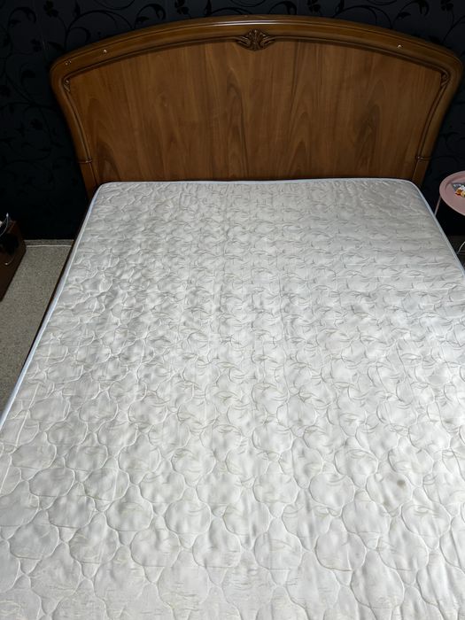 Двоспальне ліжко з натурального дерева + матрац