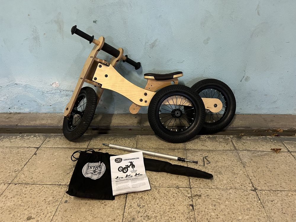 Triciclo/bicicleta de equilíbrio.