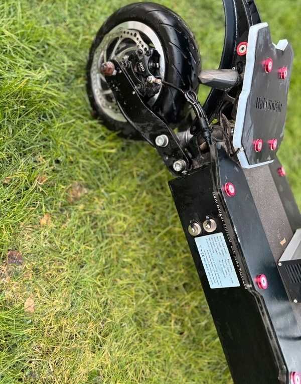 Trotinette électrique Halo Knight T107 pro  800 €