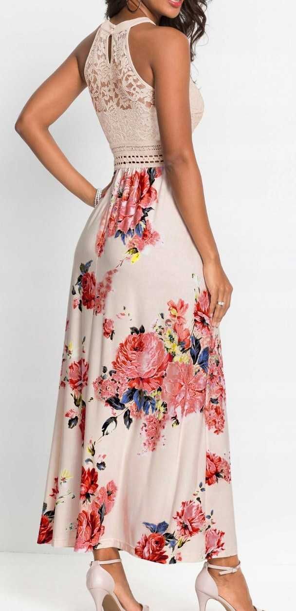 Piękna koronkowa suknia w kwiaty