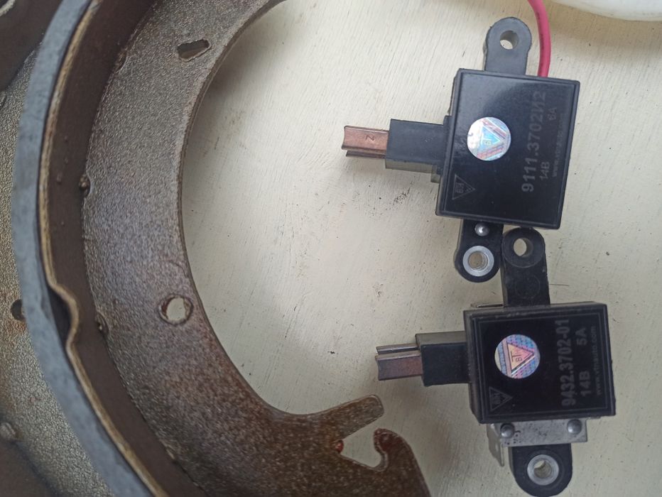 Реле регулятор напруги 9111.3702И2.  9432.3702-01 нове