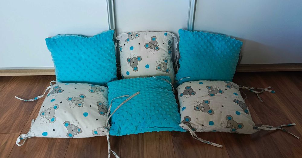 Ochraniacz do łóżeczka poduszki + kołdra + kocyki