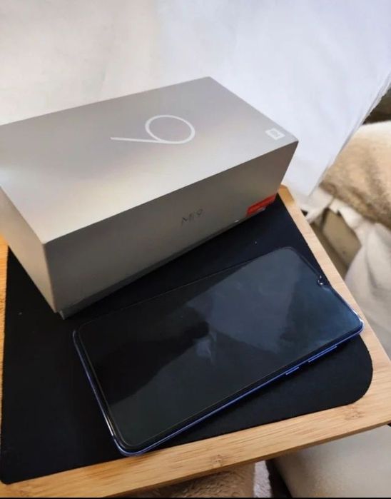 Xiaomi Mi 9 - 6GB - 6,39''