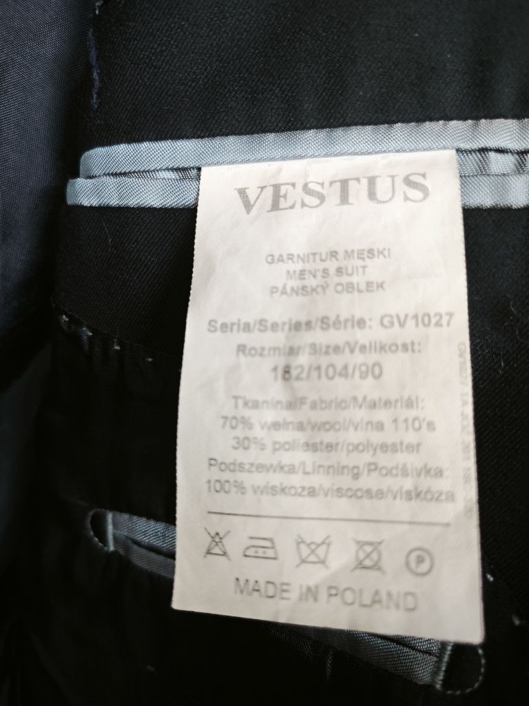 Garnitur męski granatowy
