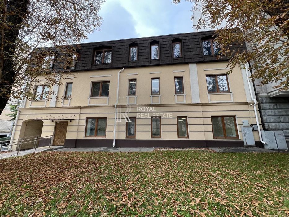 Оренда ОСЗ Офіс 814 м.кв вул. Івана Франка 26 ФАСАД Центр Парковка