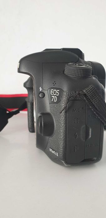 фотоапарат canon eos 7d mark 2.