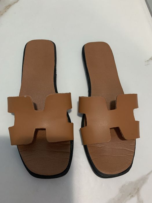 Klapki w stylu Hermes roz. 37