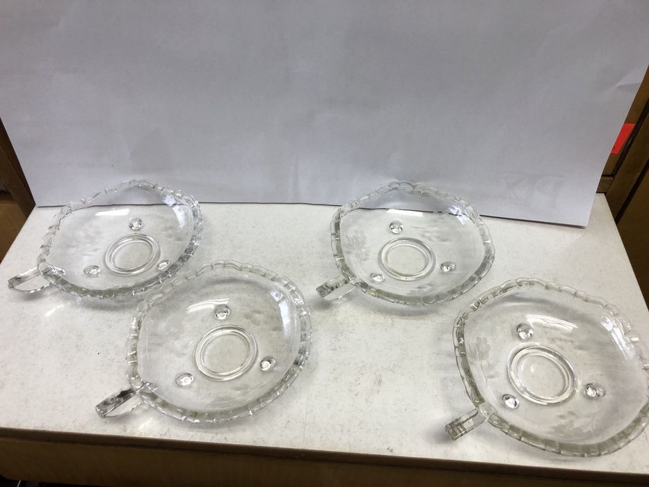 Salaterki szklane miseczki