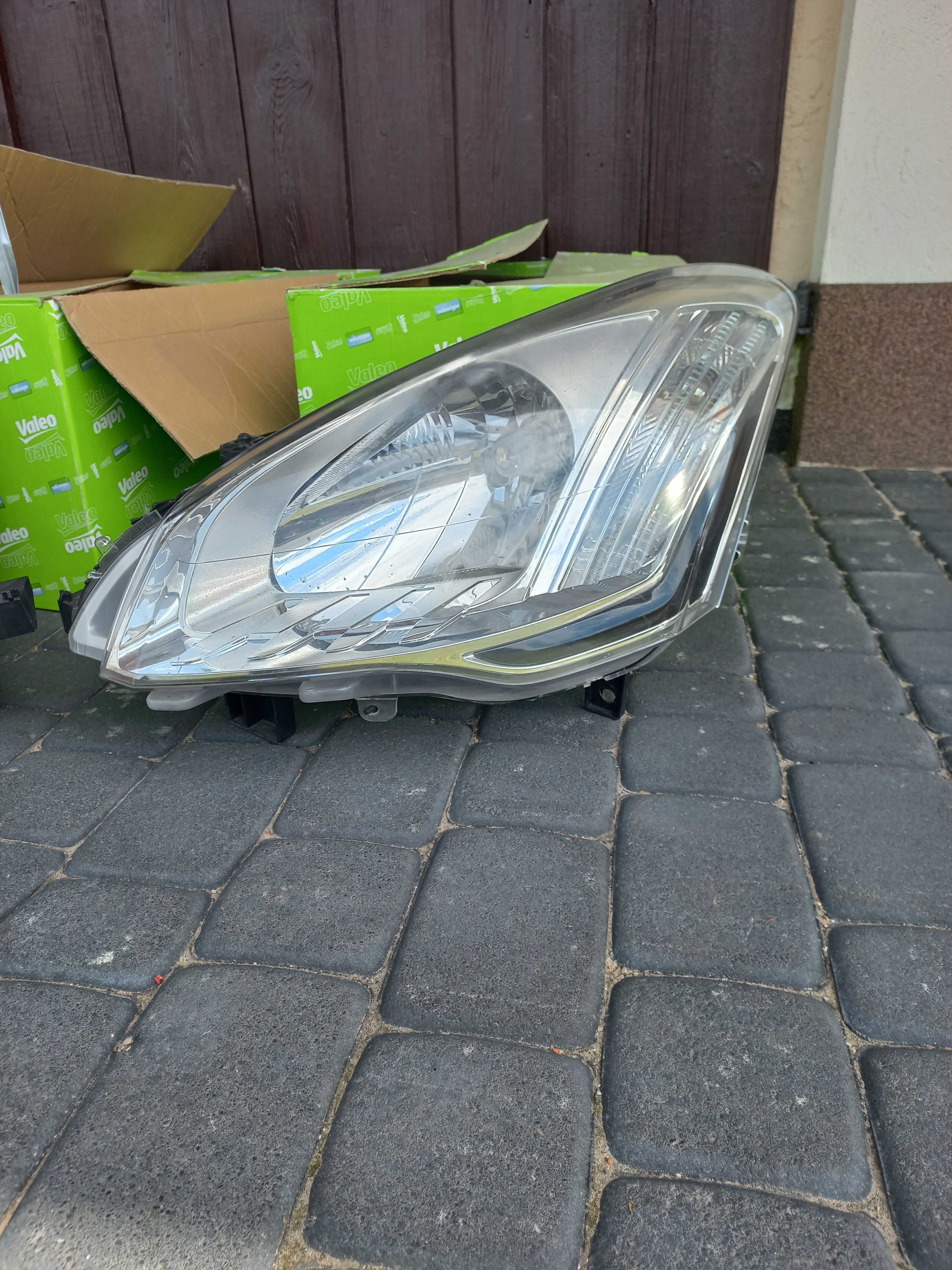 Lampy przednie Citroen Berlingo 2013 r.