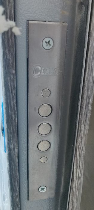 Вхідні двері Hi-Tech