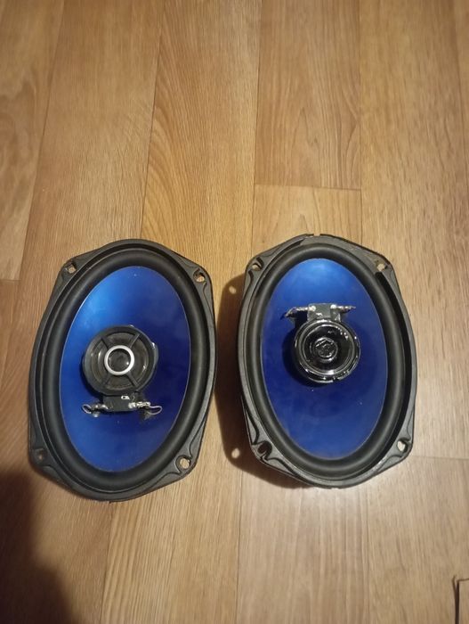 У продажі 4 динаміка