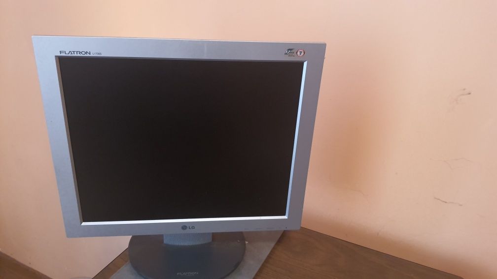 Monitor komputerowy LG 17 "