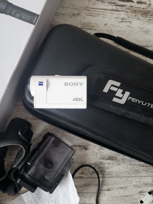 Продам недорого набор для блогера камера Sony fdr x3000