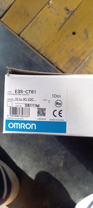 Оптичний датчик Omron E3S-CD61