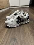 Nike zoom vomero 5