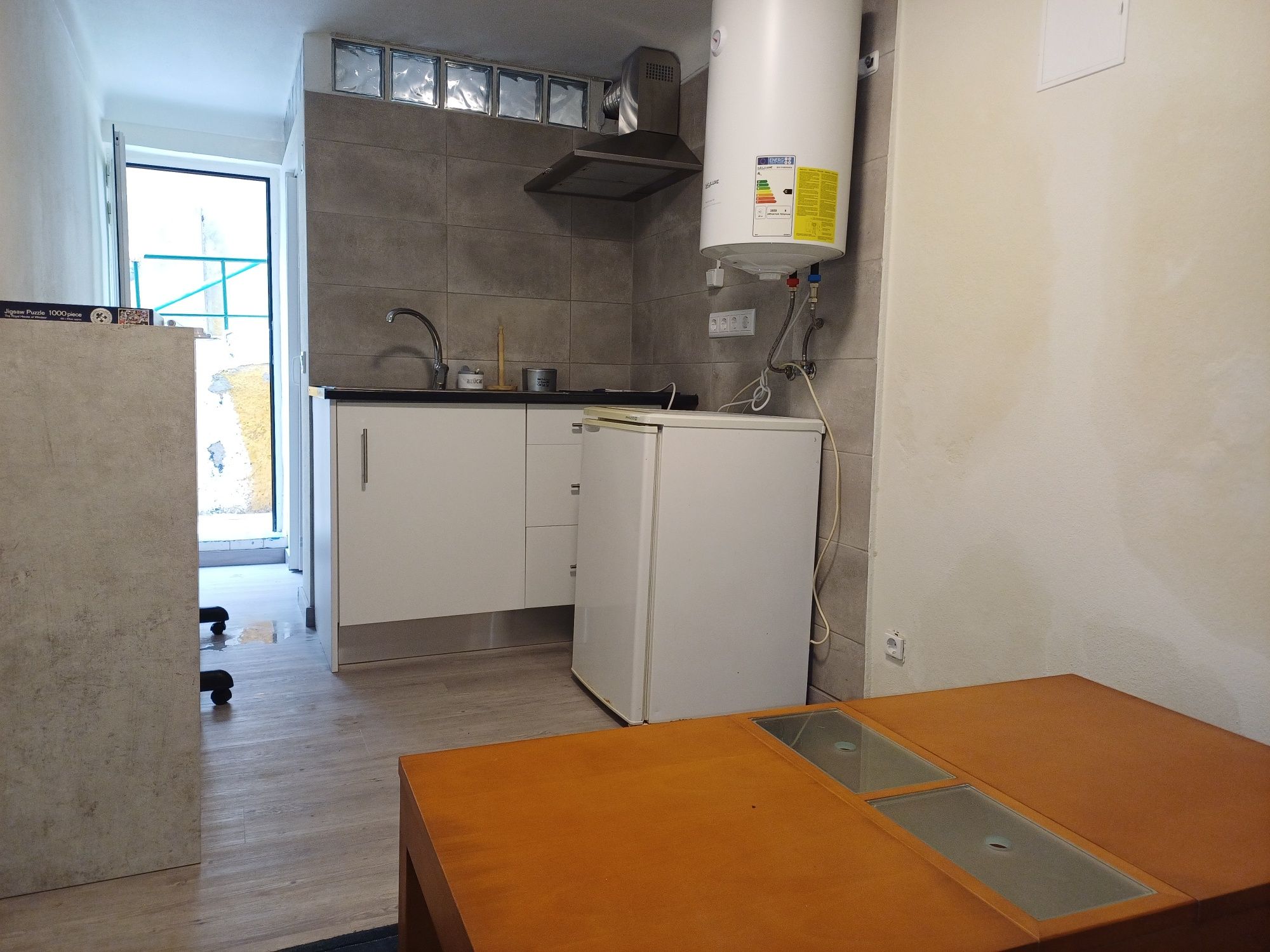 Alugo com contrato a 6 meses renovável