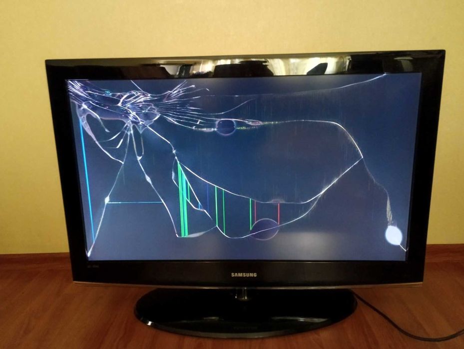 Телевизор Самсунг 37" Samsung LE37A450C2XUA разбита матрица.