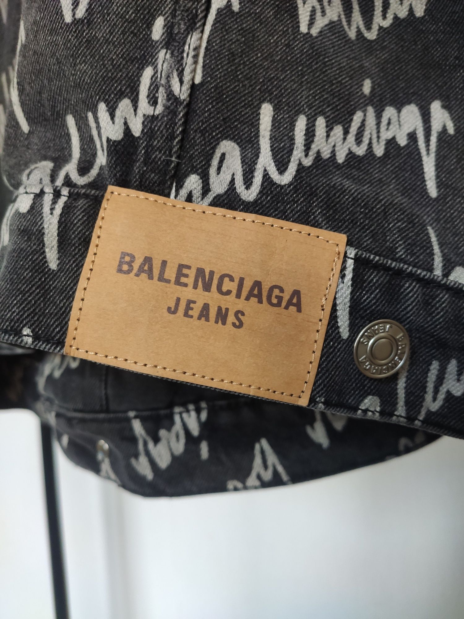 Джинсовый пиджак Balenciaga