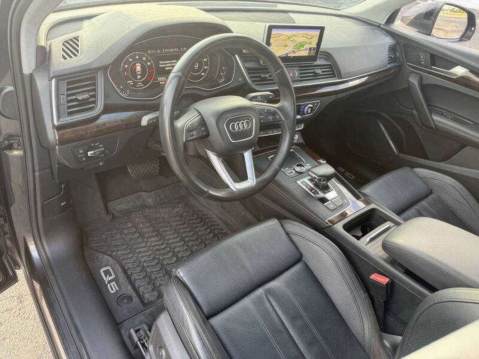 Audi Q5 quattro Premium Plus 45 TFSI      2019