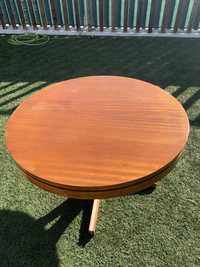 Mesa de madeira da marca Olaio