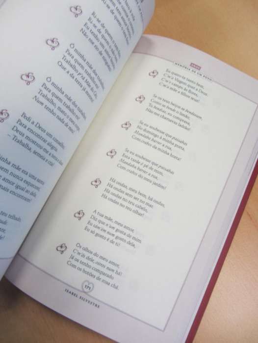"Memória de Um Povo" AUTOGRAFADO, de Isabel Silvestre (2010)