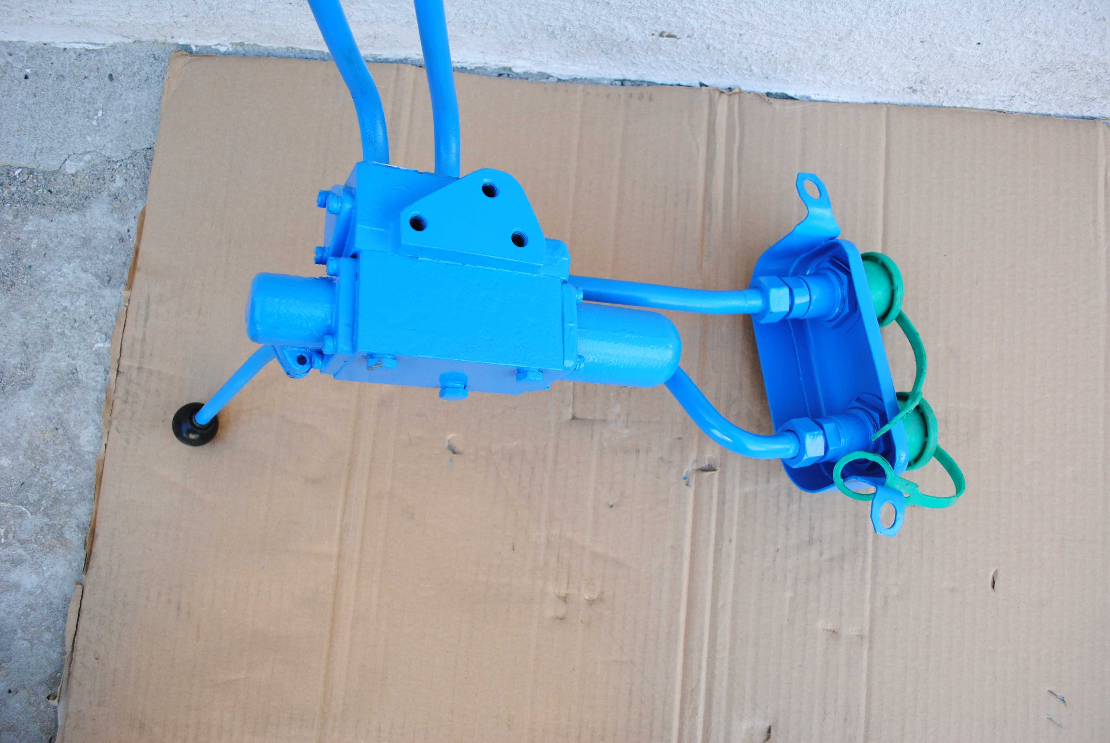 Rozdzielacz wywrotu  Hydrotor C 328 c 330  PRL zabytek stary