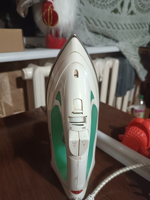 Продам Б/У утюг в отличном состояние