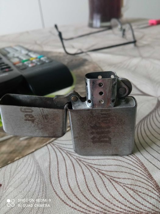 starocie kolekcje stara  zapalniczka benzynowa