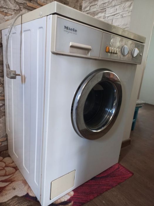 Продаю стиральную машинку Miele Hydromatic W733