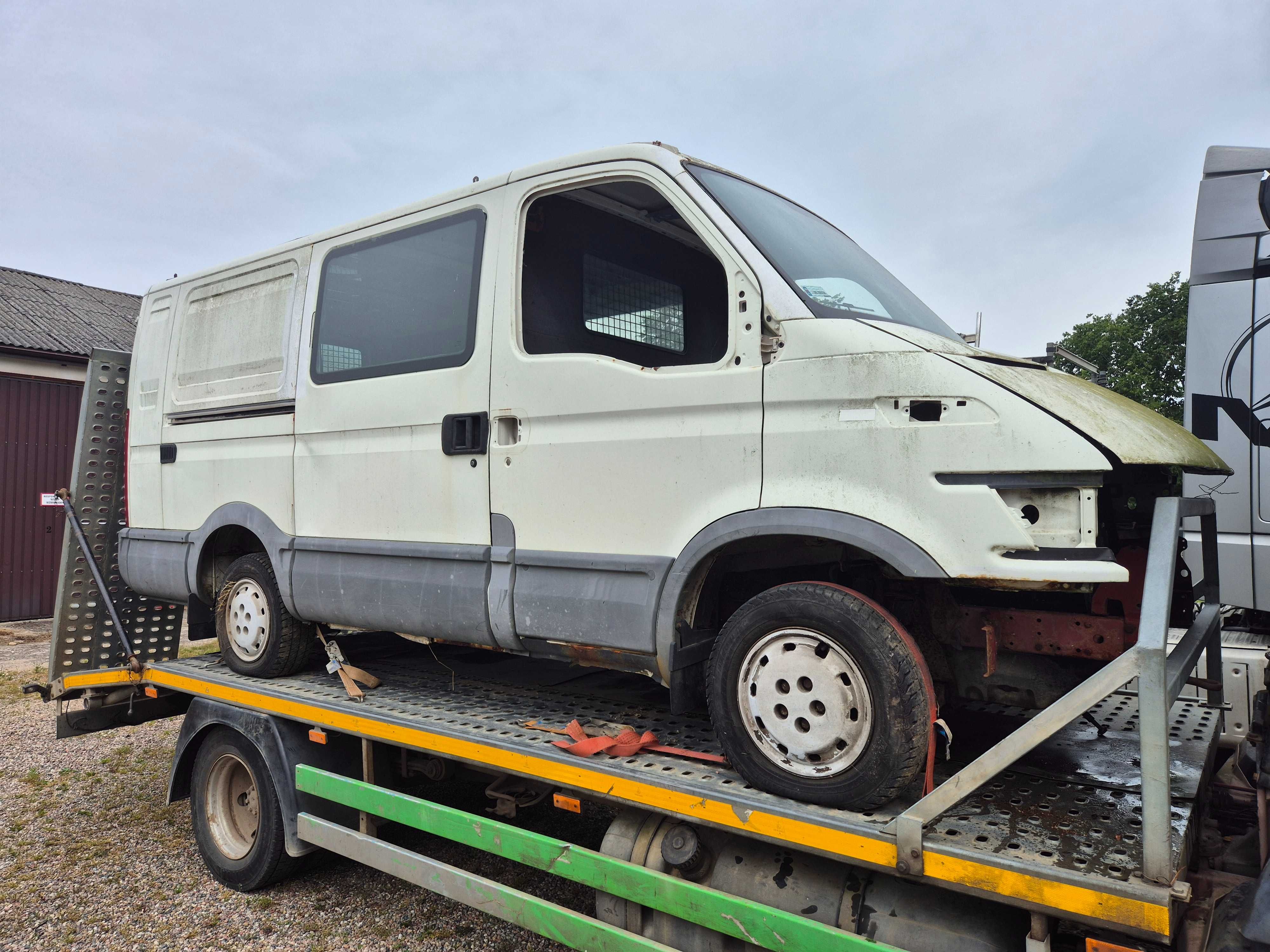 Sprzedam czesci Iveco Daily 2001r
