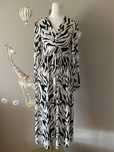 Elegancka satynowa długa maxi sukienka Reserved 36  chrzciny