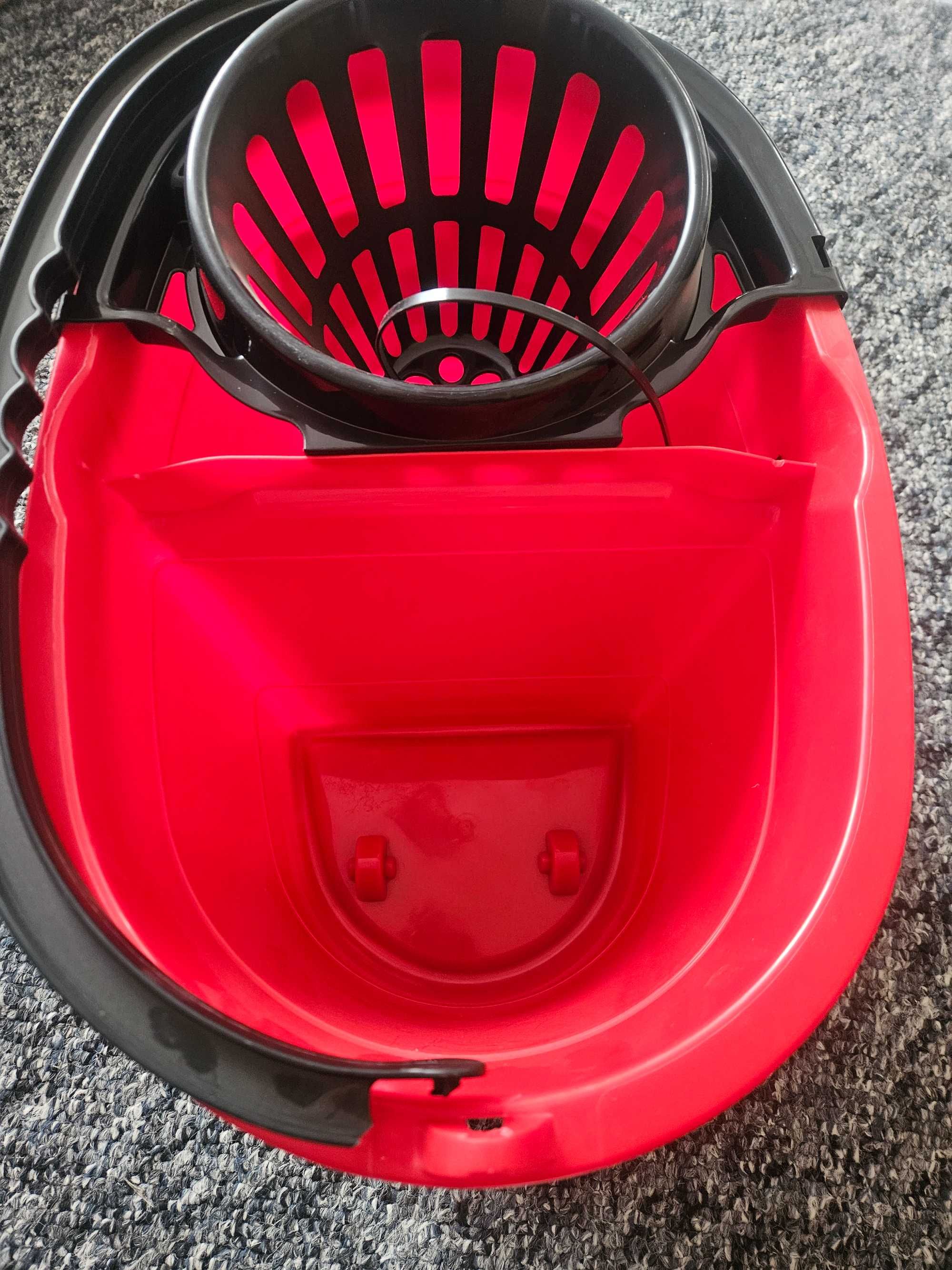 CleanDouble XL Dwukomorowe Wiadro na Mopa z Rolkami 16 L